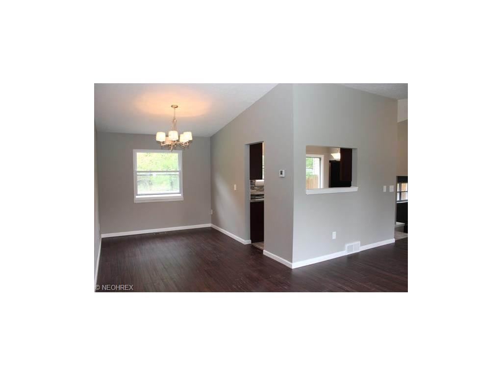 18046 Walnut Dr