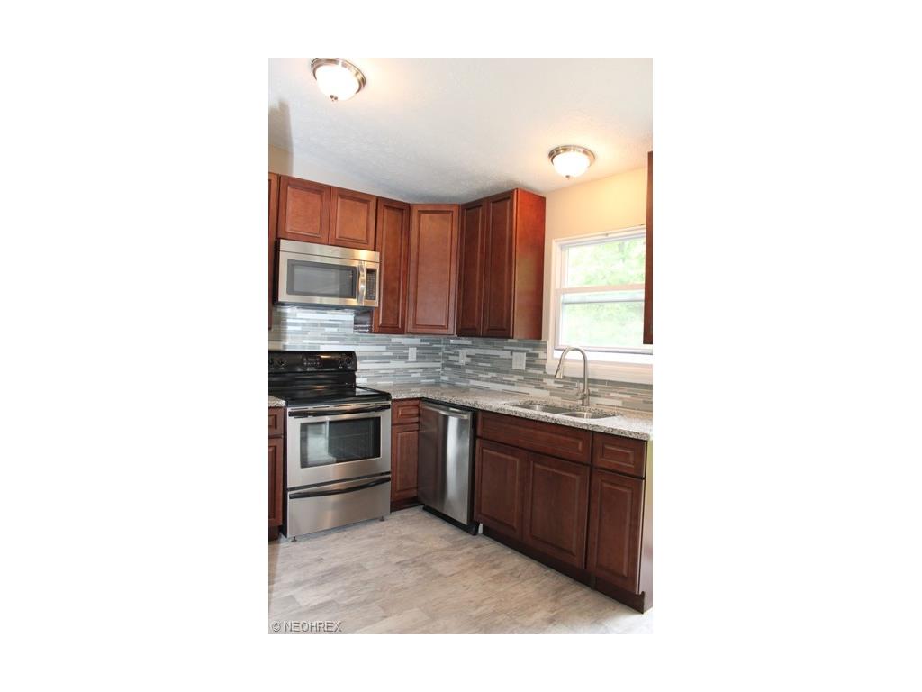 18046 Walnut Dr