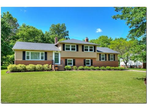 245 Chelmsford Dr