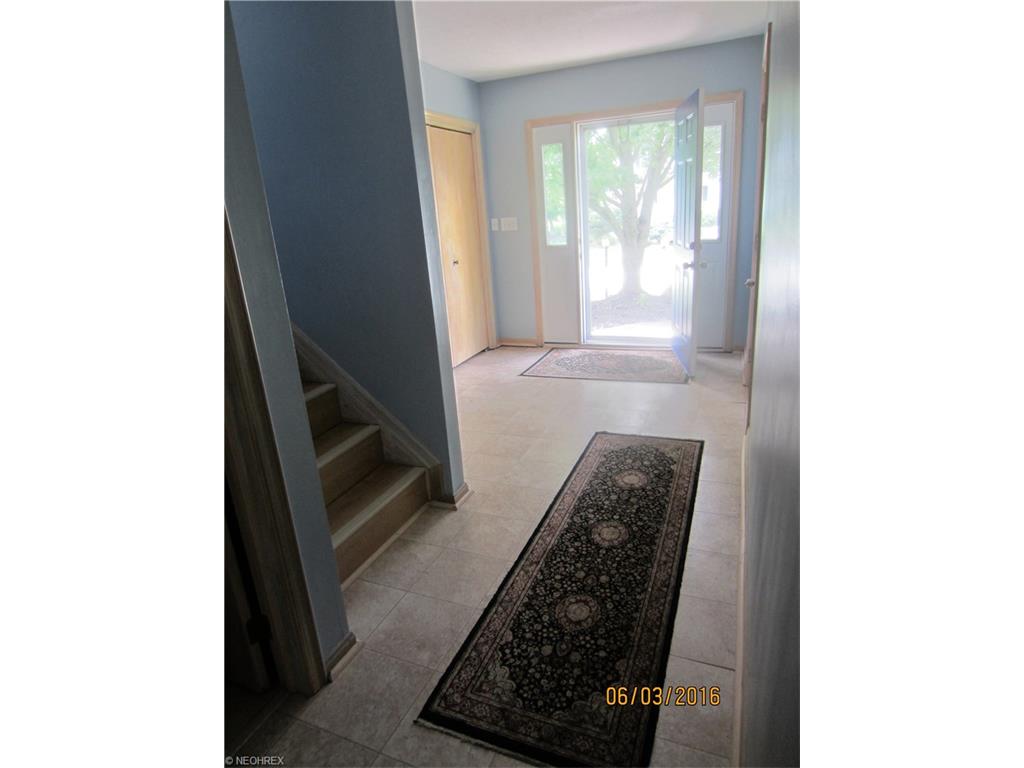 For Sale: 9977 Windjammer Trl Aurora, OH 44202