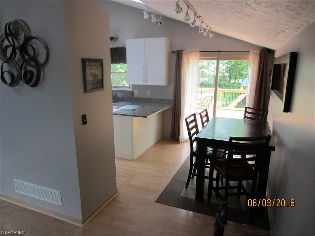 For Sale: 9977 Windjammer Trl Aurora, OH 44202