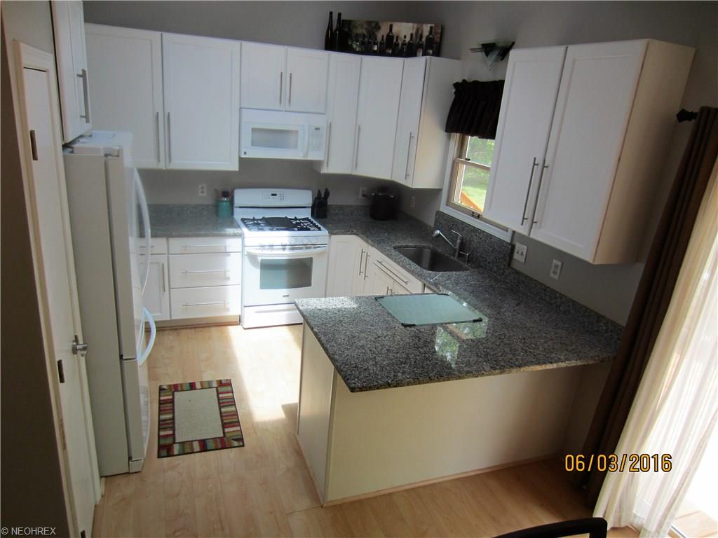 For Sale: 9977 Windjammer Trl Aurora, OH 44202