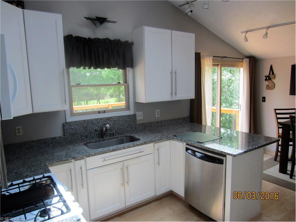 For Sale: 9977 Windjammer Trl Aurora, OH 44202