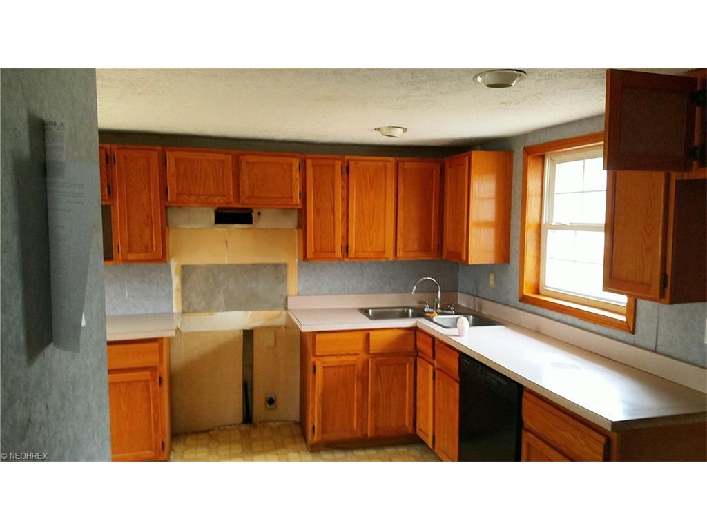 2972 Cleveland Massillon Rd, Barberton OH 44203