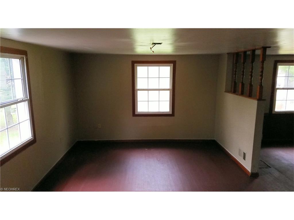 2972 Cleveland Massillon Rd, Barberton OH 44203