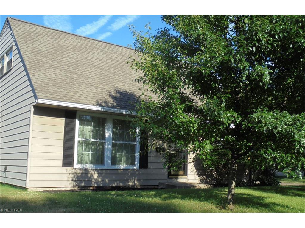 For Sale: 2301 Anderson Rd Cuyahoga Falls, OH 44221