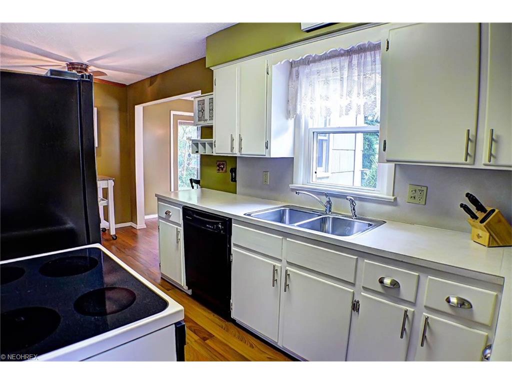 For Sale: 2771 Norma St Cuyahoga Falls, OH 44223