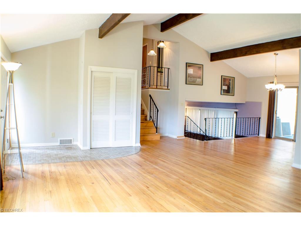 576 W Bath Rd