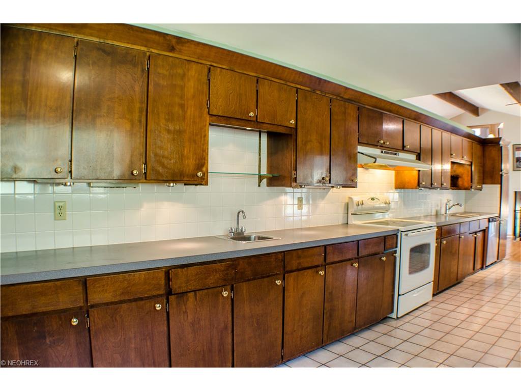 576 W Bath Rd