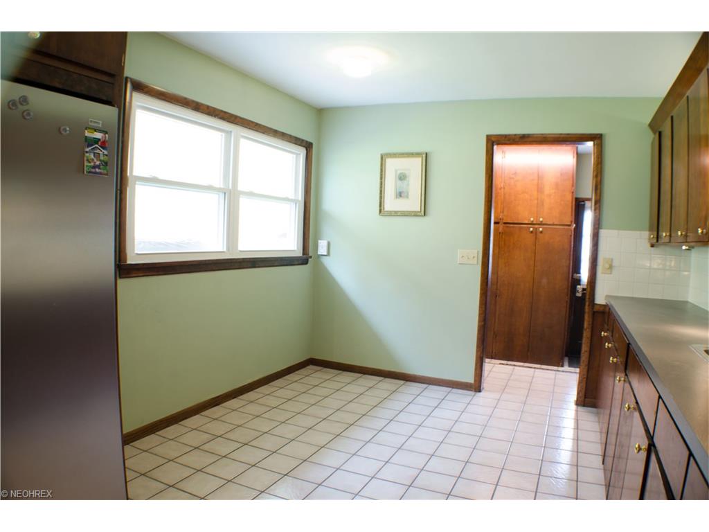 576 W Bath Rd