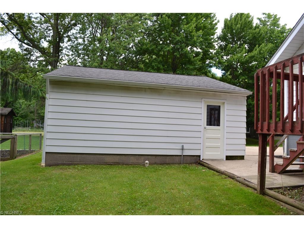For Sale: 2005 Maplewood Rd Stow, OH 44224