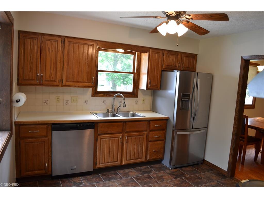 For Sale: 2005 Maplewood Rd Stow, OH 44224