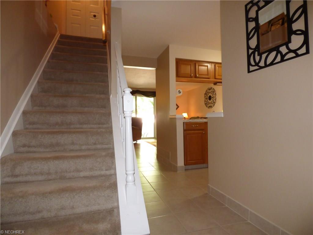 For Sale: 3847 Lake Run Blvd Stow, OH 44224