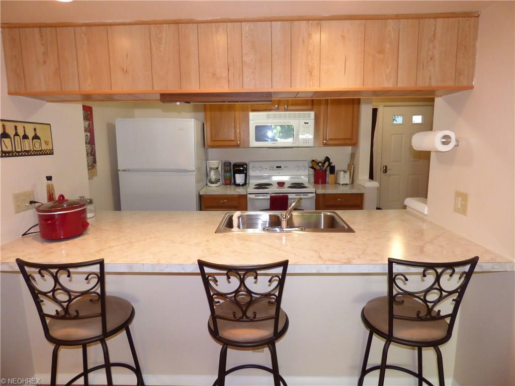 For Sale: 3847 Lake Run Blvd Stow, OH 44224