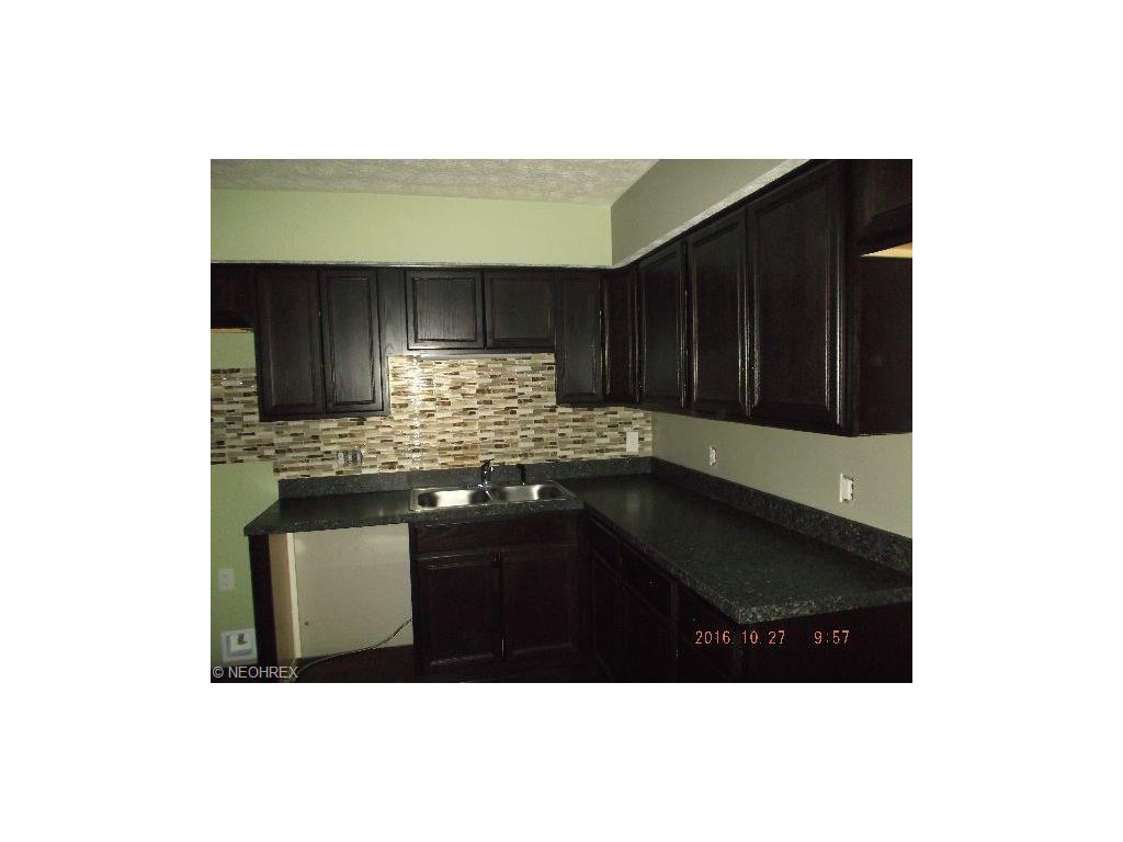 8970 Portage Pointe Dr #7F