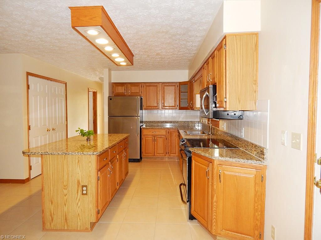 3276 Hardwood Holw