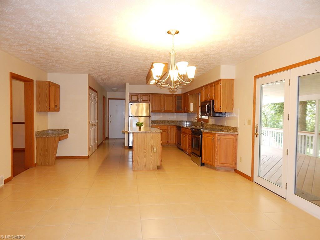 3276 Hardwood Holw
