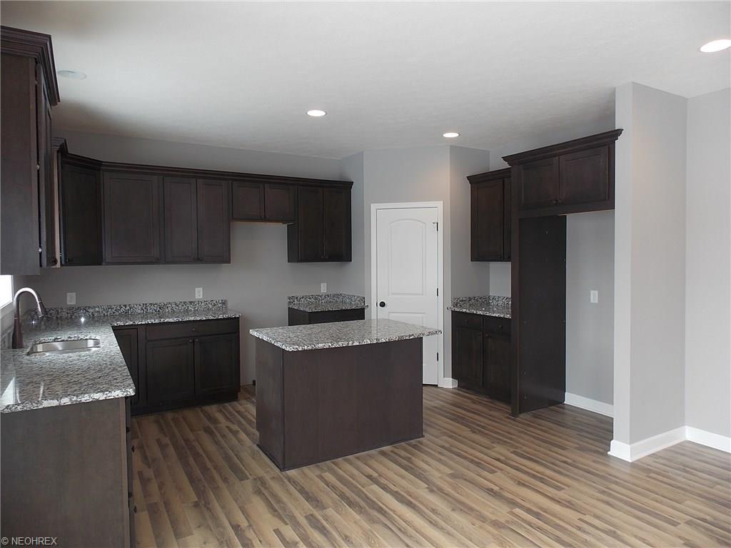 213 Hillside Dr, Wadsworth OH 44281