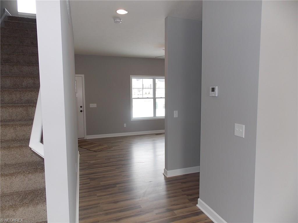 213 Hillside Dr, Wadsworth OH 44281