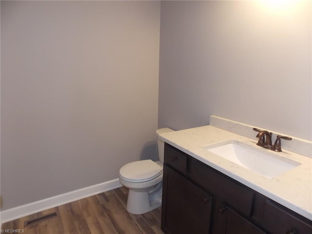 213 Hillside Dr, Wadsworth OH 44281