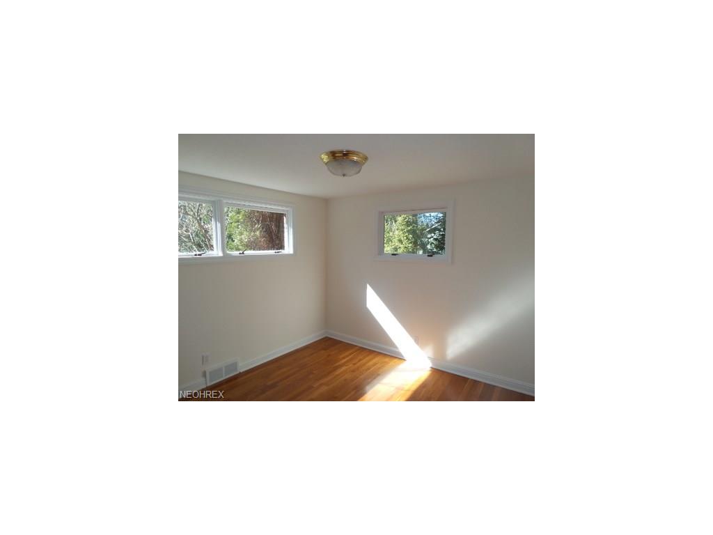 2070 Lakeview Dr