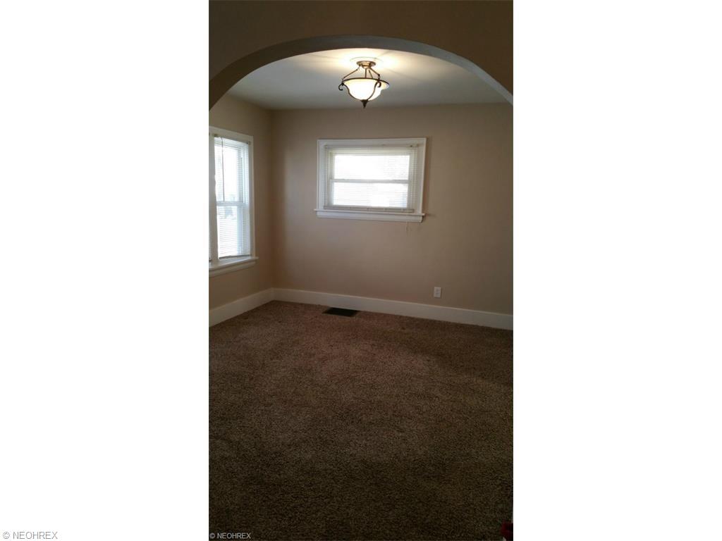 295 Ivy Pl
