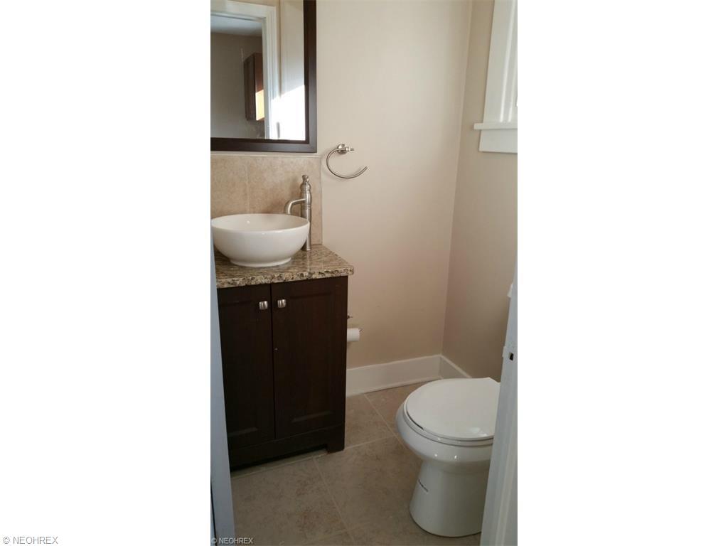 295 Ivy Pl