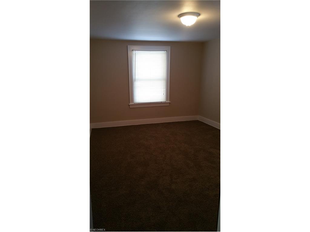 295 Ivy Pl