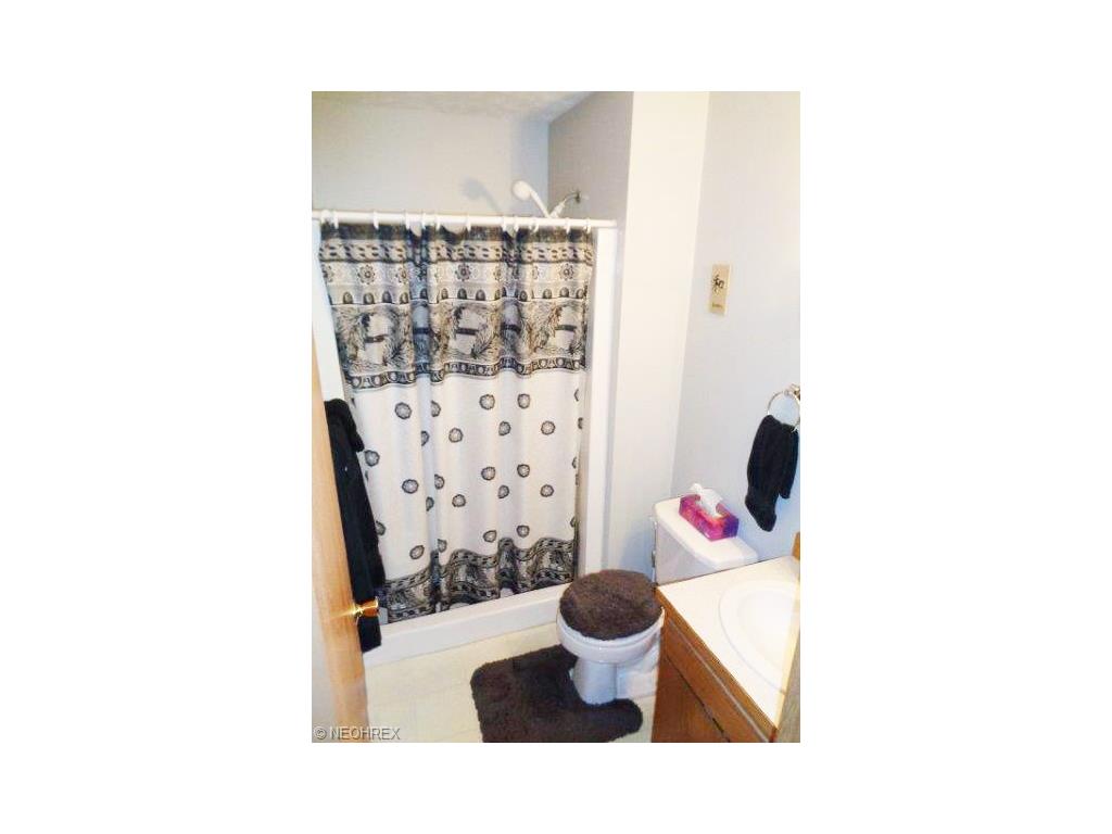 For Sale: 747 Brewer Ave Akron, OH 44305