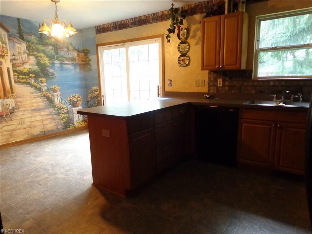 For Sale: 1314 Tonawanda Ave Akron, OH 44305