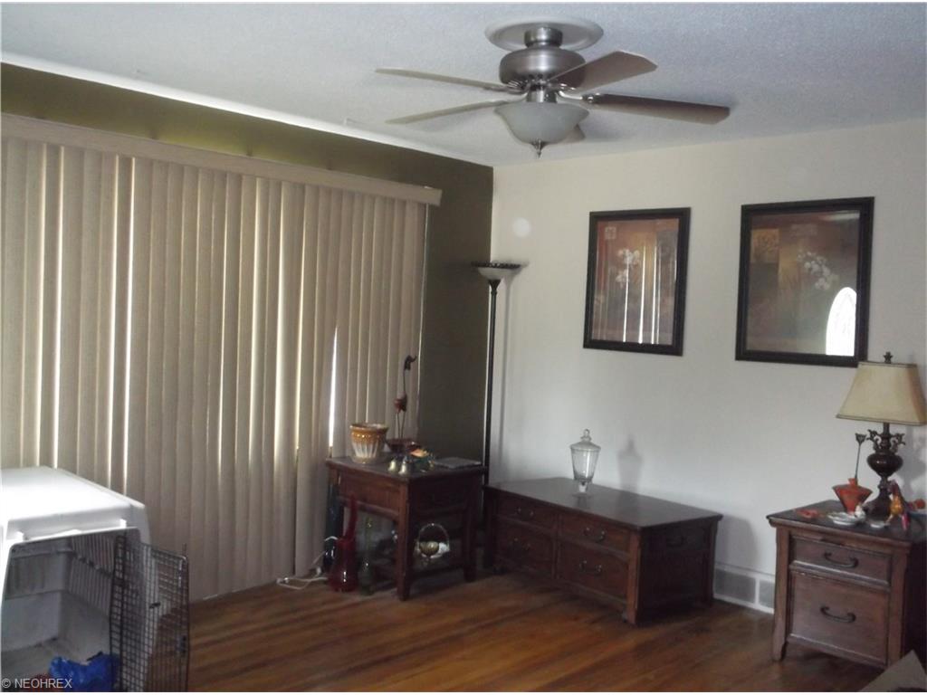 For Sale: 808 Hunt St Akron, OH 44306