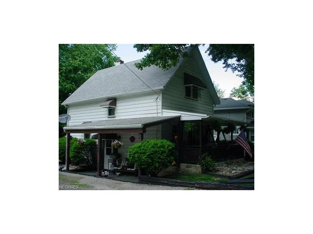 871 Ewart Rd