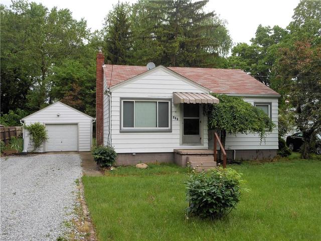 871 Ewart Rd