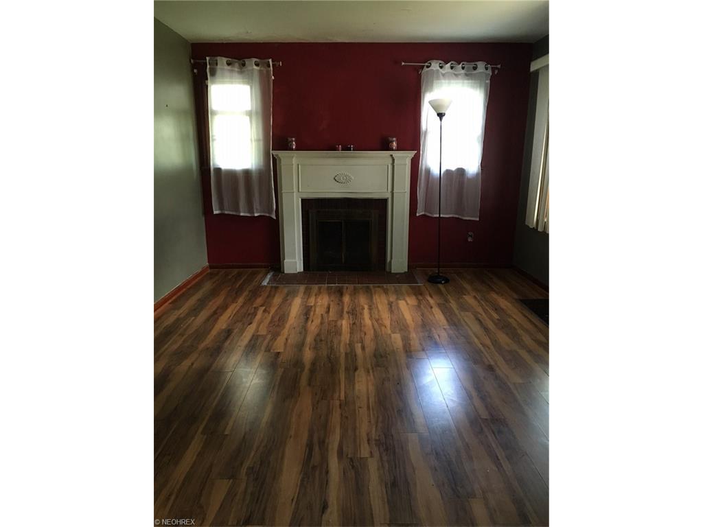For Sale: 158 Hawk Ave Akron, OH 44312
