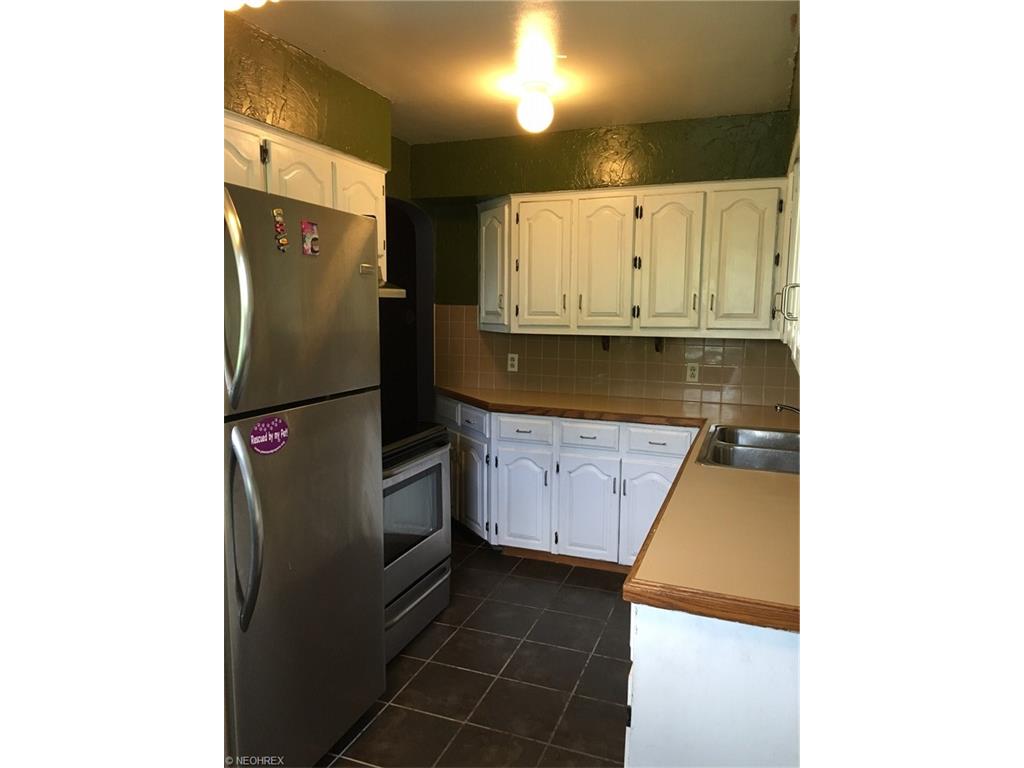 For Sale: 158 Hawk Ave Akron, OH 44312