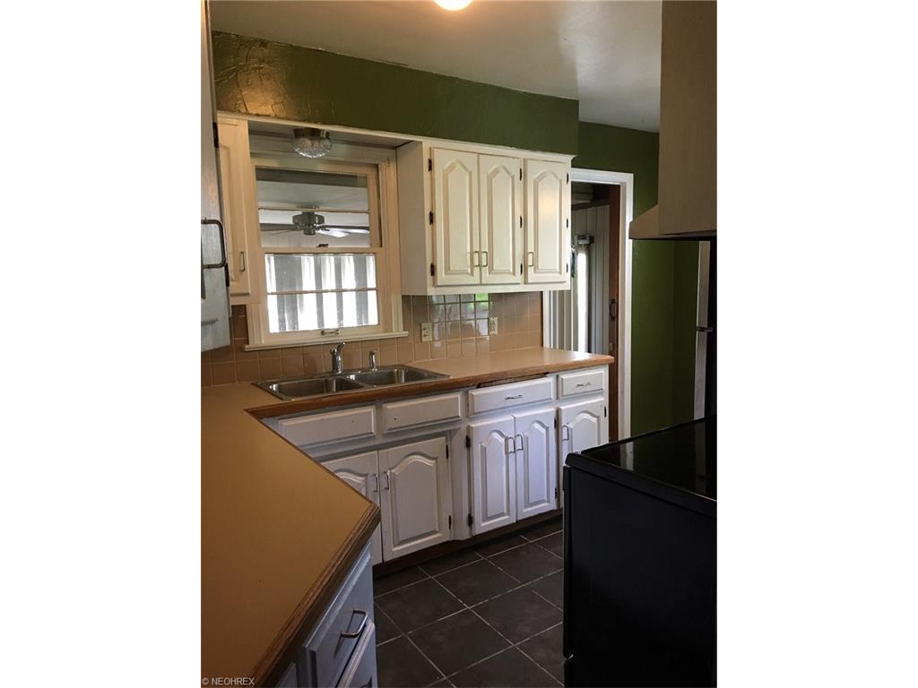 For Sale: 158 Hawk Ave Akron, OH 44312