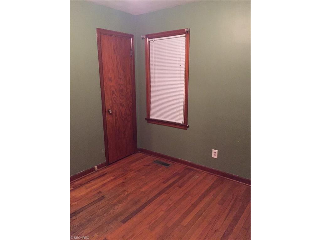 For Sale: 158 Hawk Ave Akron, OH 44312