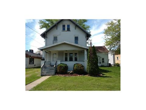 1096 La Croix Ave