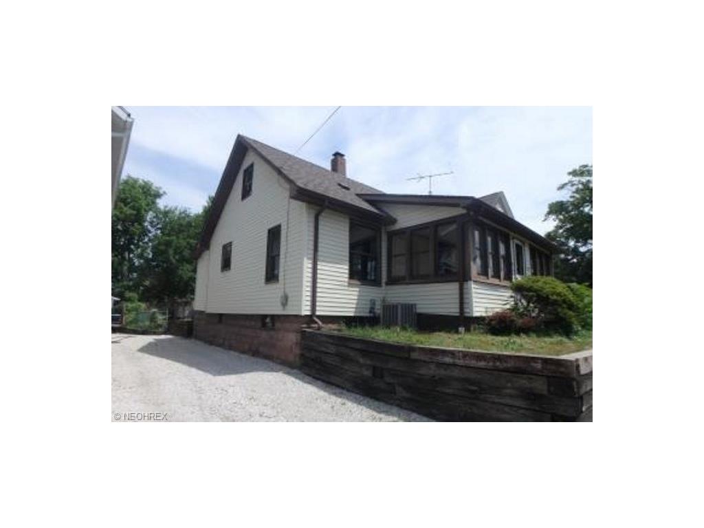 For Sale: 1237 Mcintosh Ave Akron, OH 44314