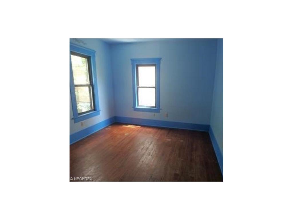 For Sale: 1237 Mcintosh Ave Akron, OH 44314