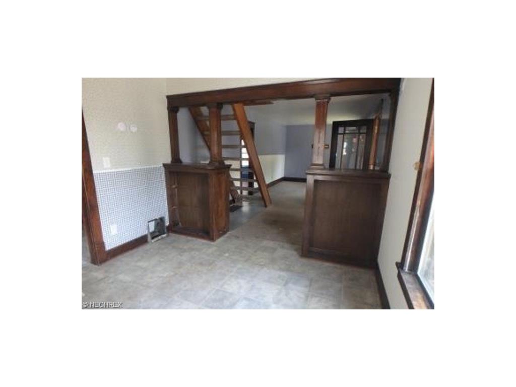 For Sale: 1237 Mcintosh Ave Akron, OH 44314