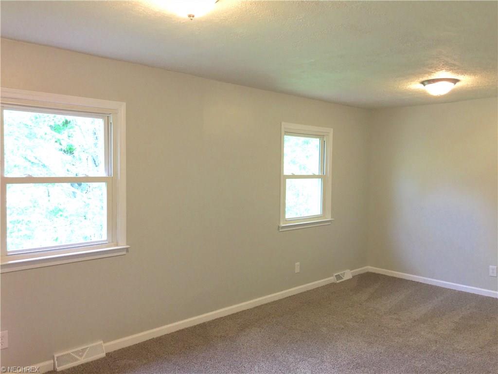 For Sale: 804 Zeletta Dr Akron, OH 44319