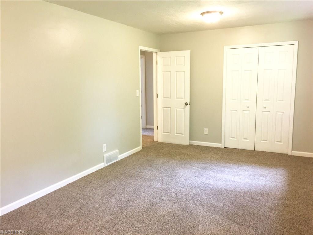 For Sale: 804 Zeletta Dr Akron, OH 44319