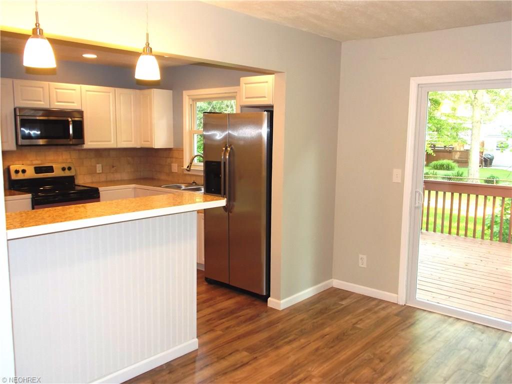 For Sale: 804 Zeletta Dr Akron, OH 44319