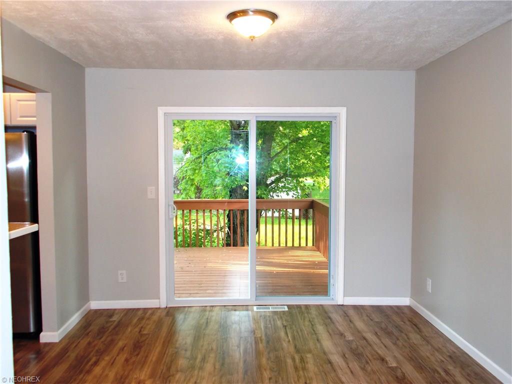 For Sale: 804 Zeletta Dr Akron, OH 44319