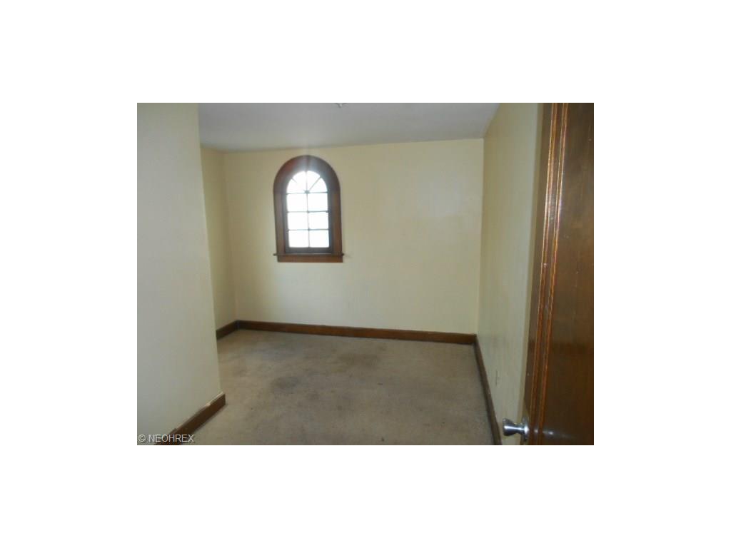 89 W Cuyahoga Falls Ave
