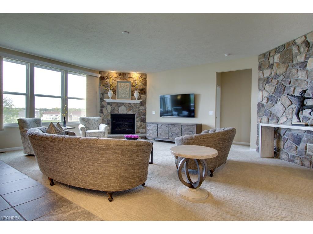 462 Sawgrass Dr