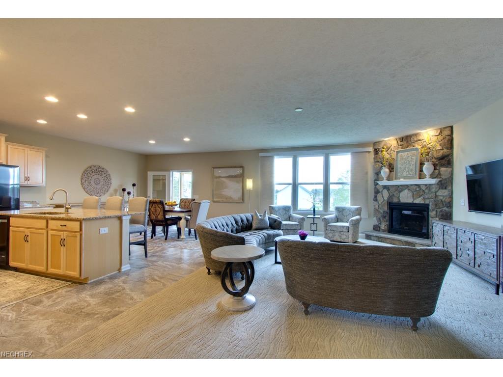 462 Sawgrass Dr