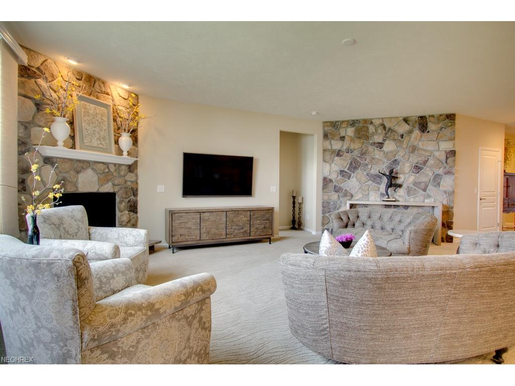 462 Sawgrass Dr