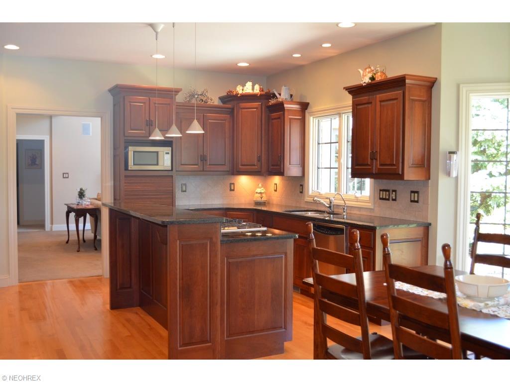 2141 Firestone Trce, Akron OH 44333